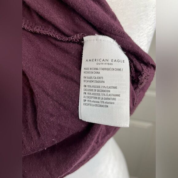 FLORAL Button Up Top - Picture 5 of 7